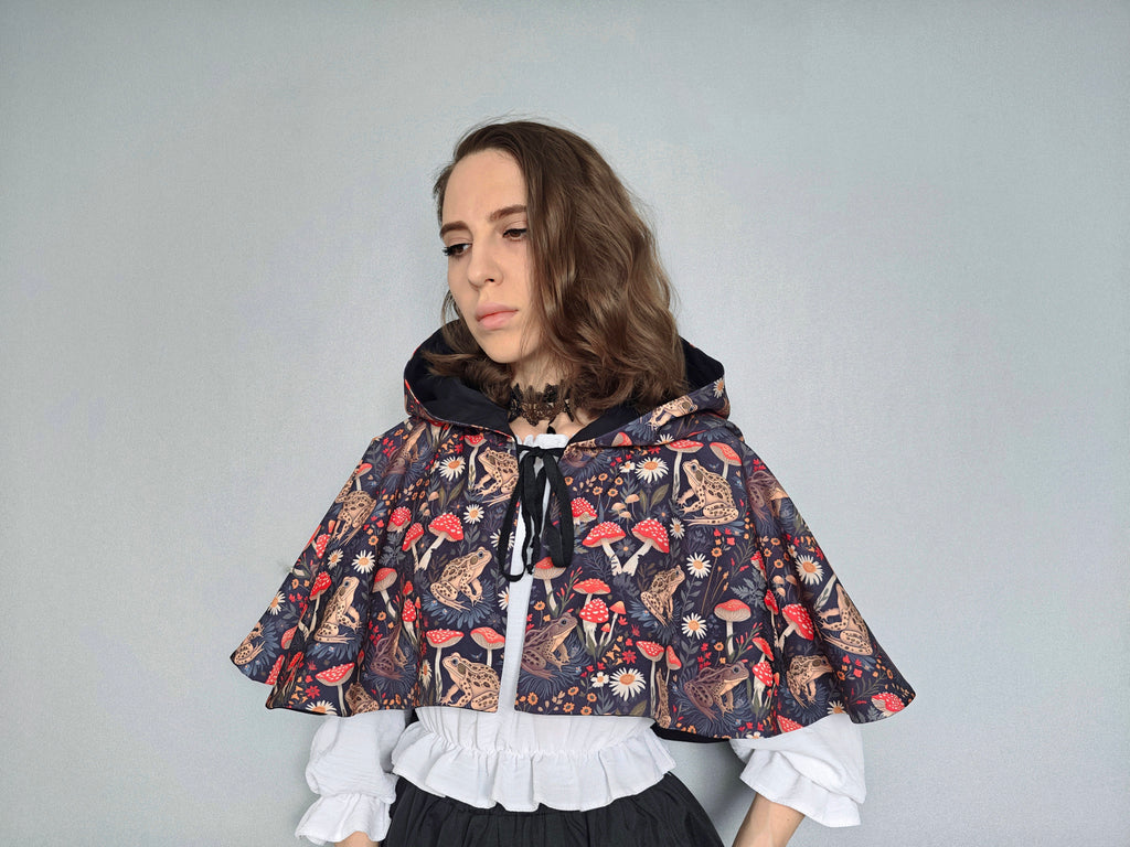 Mushroom & Frog Capelet