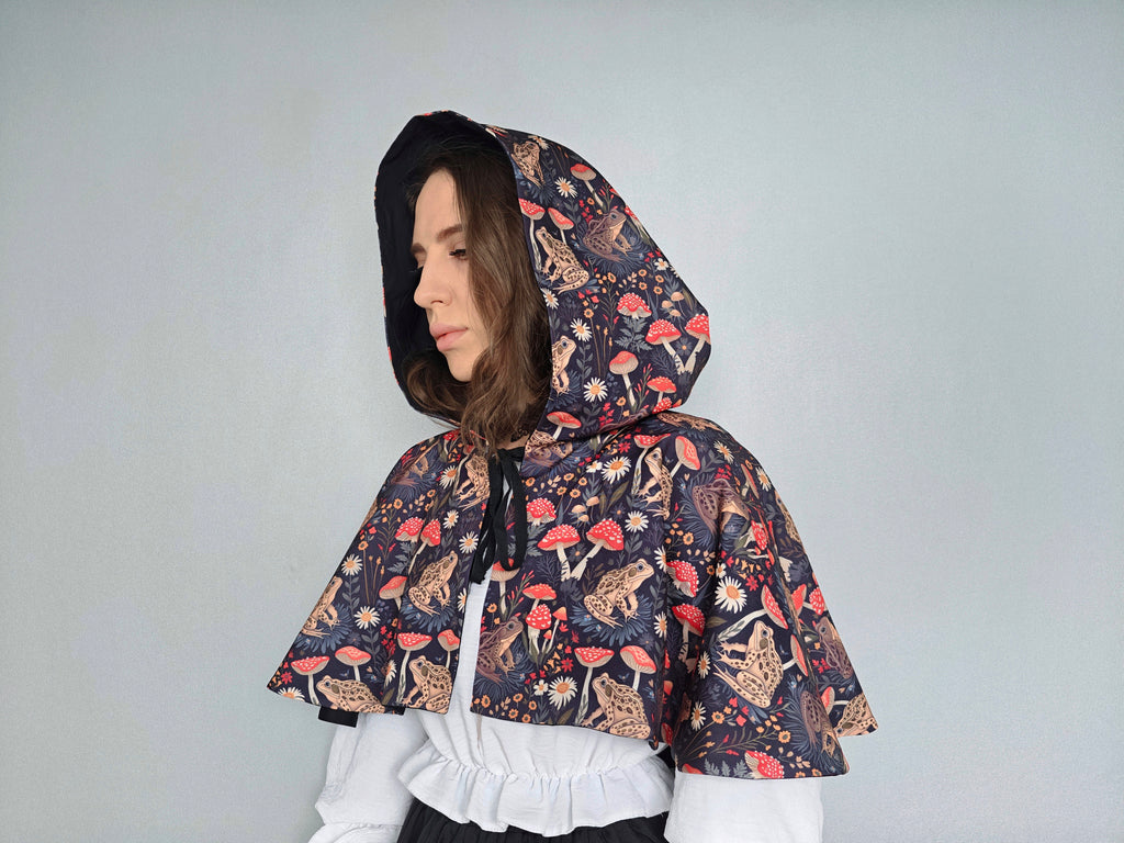 Mushroom & Frog Capelet