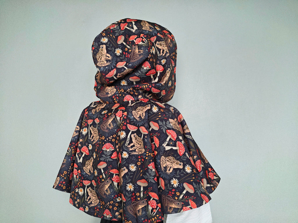 Mushroom & Frog Capelet