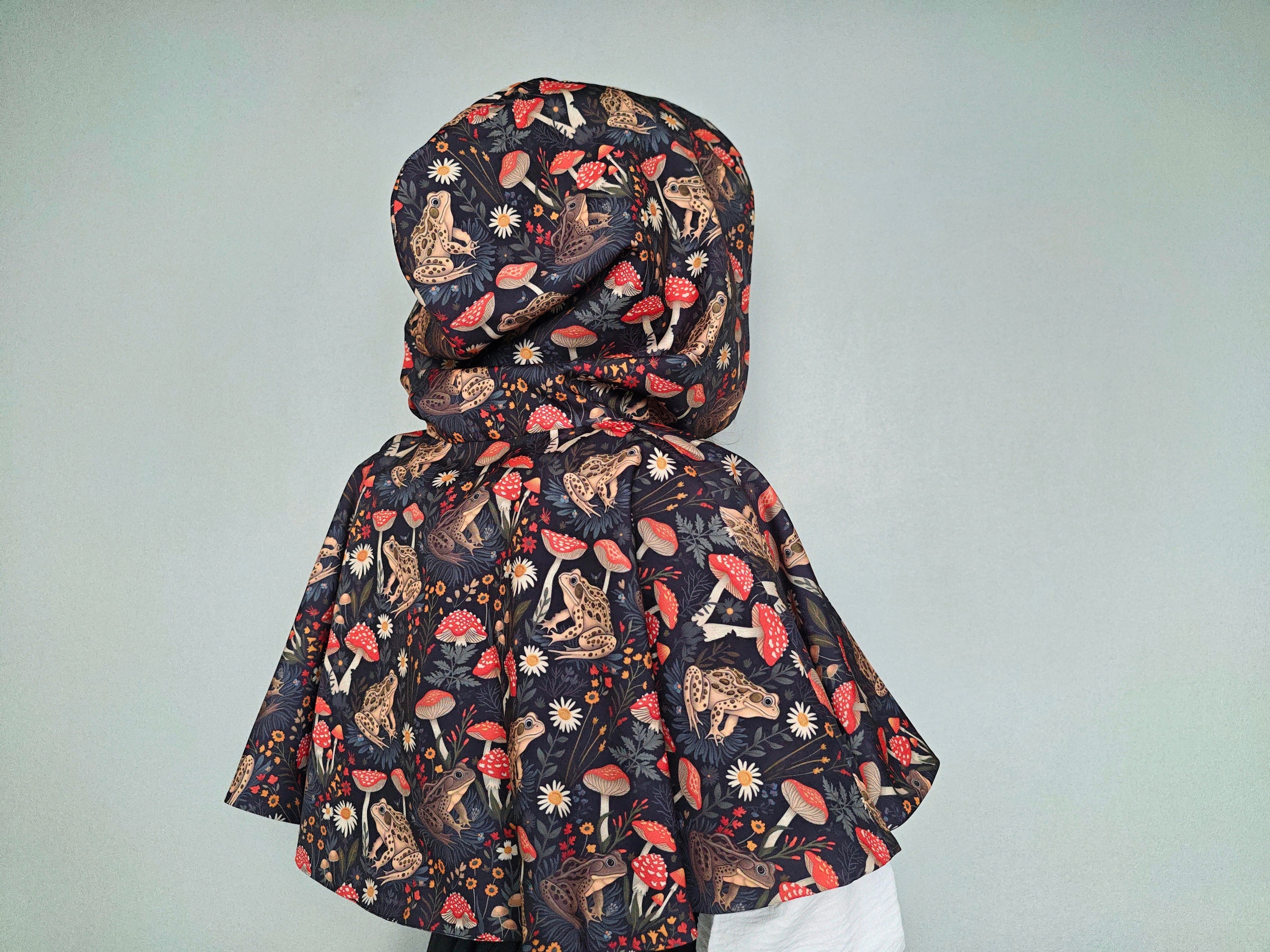 Mushroom & Frog Capelet