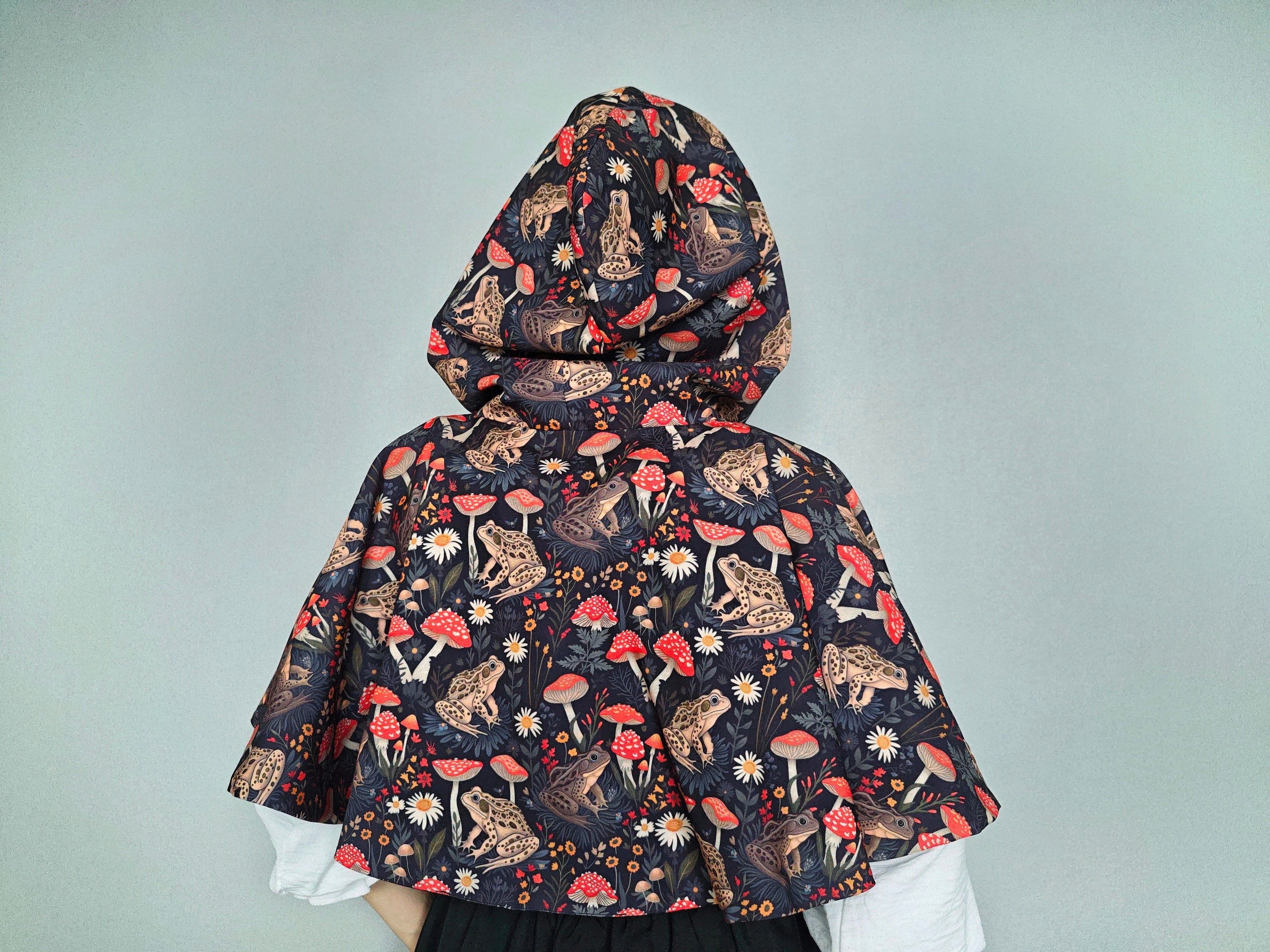 Mushroom & Frog Capelet