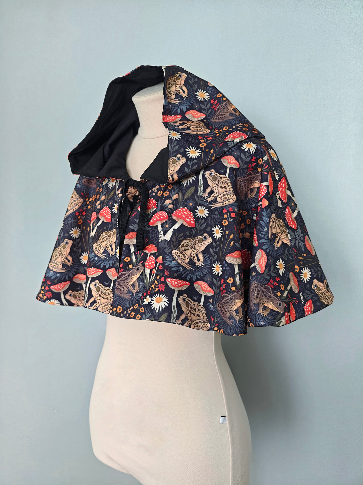 Mushroom & Frog Capelet