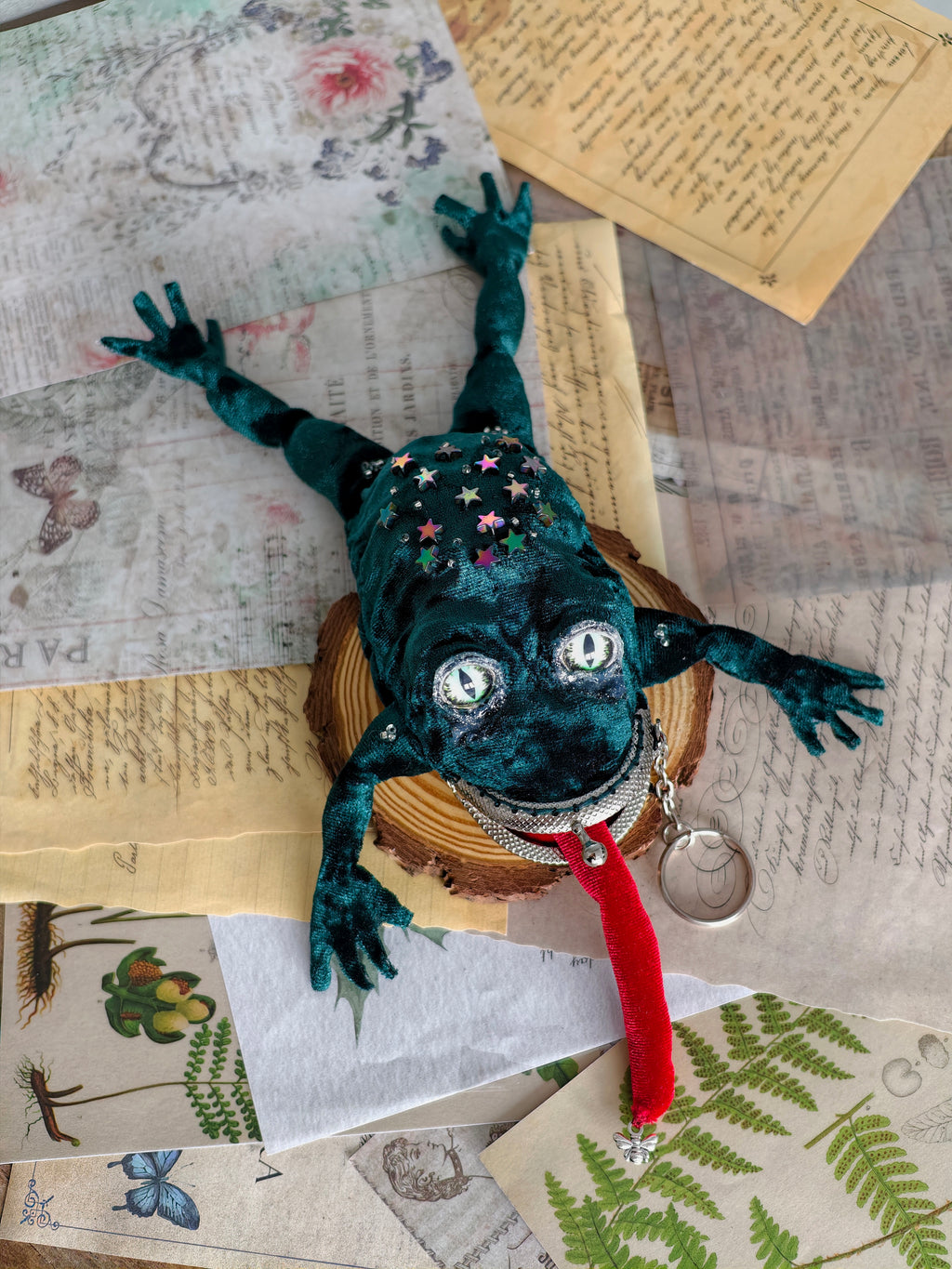 Frog Keychain Purse